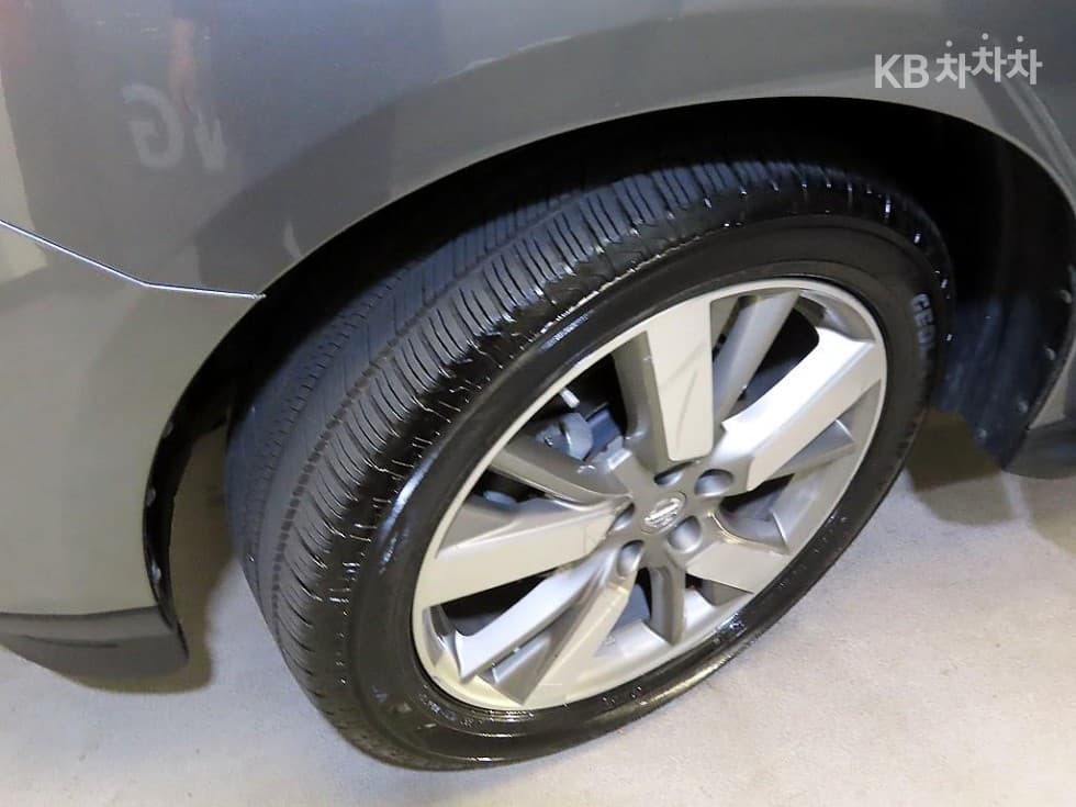 Нисан 패스파Местен더3.5 플래티넘 CVT (Безстепенна) - 20