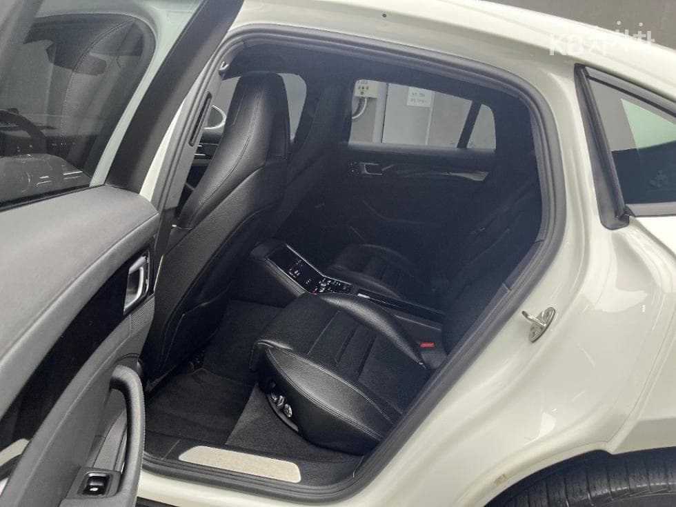Porsche 파나메라 (971)2.9 4 E-Hybrid Standard - 6