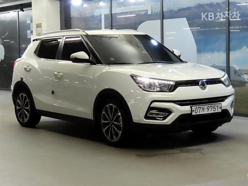 КейДжи Мобилити Тиволи 아머 1.6 Бензин 기어 에디션 2WD - Image 1