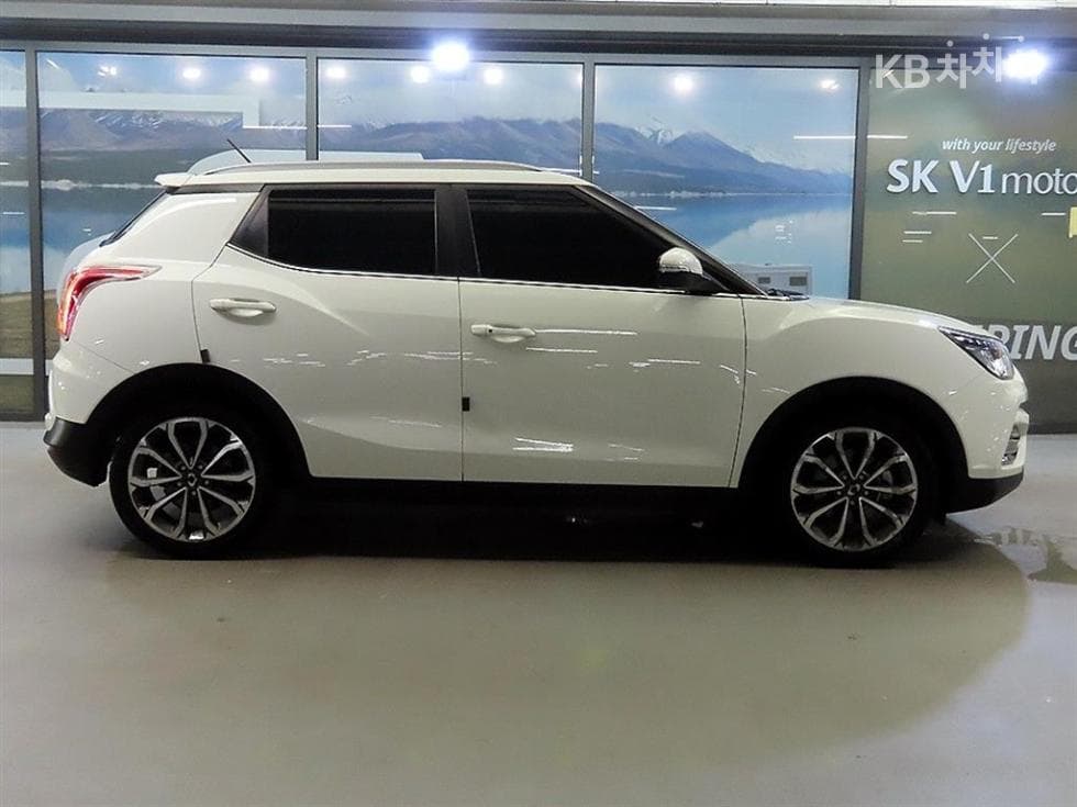 KG Mobility Tivoli 아머1.6 Gasoline 기어 에디션 2WD - 3