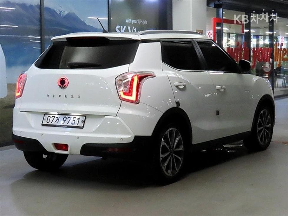 KG Mobility Tivoli 아머1.6 Gasoline 기어 에디션 2WD - 4