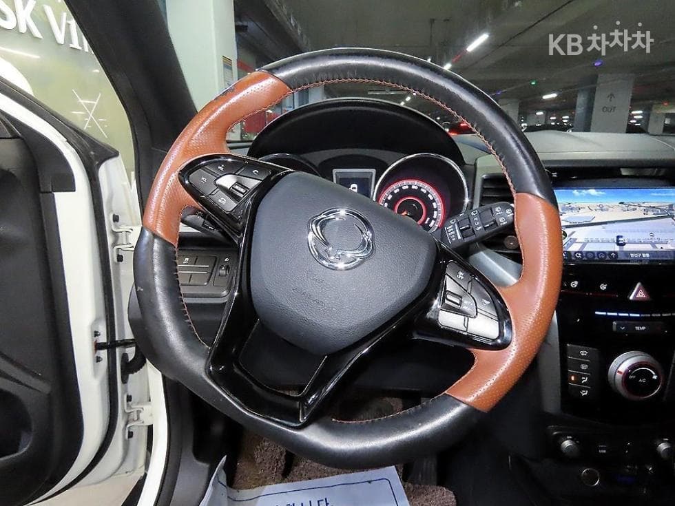 KG Mobility Tivoli 아머1.6 Gasoline 기어 에디션 2WD - 8