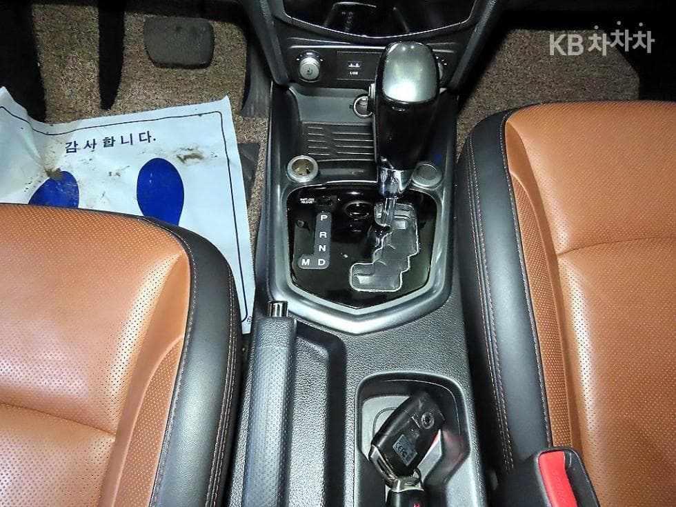 KG Mobility Tivoli 아머1.6 Gasoline 기어 에디션 2WD - 12