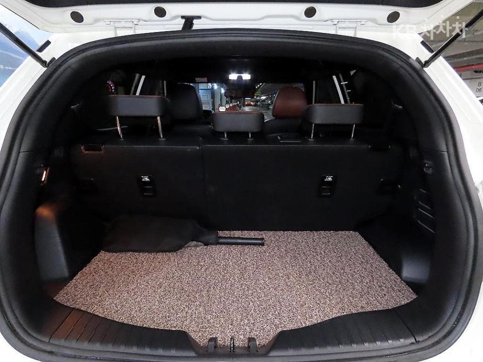 KG Mobility Tivoli 아머1.6 Gasoline 기어 에디션 2WD - 17