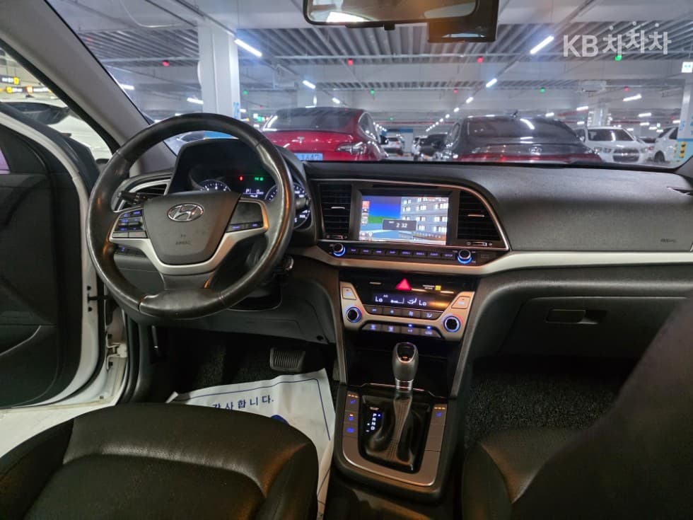 Хюндай Avante (Elantra)AD1.6 GDi Смарт - 8