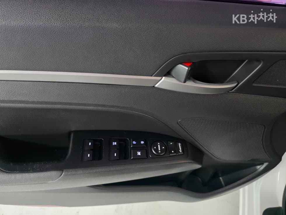 Хюндай Avante (Elantra)AD1.6 GDi Смарт - 16