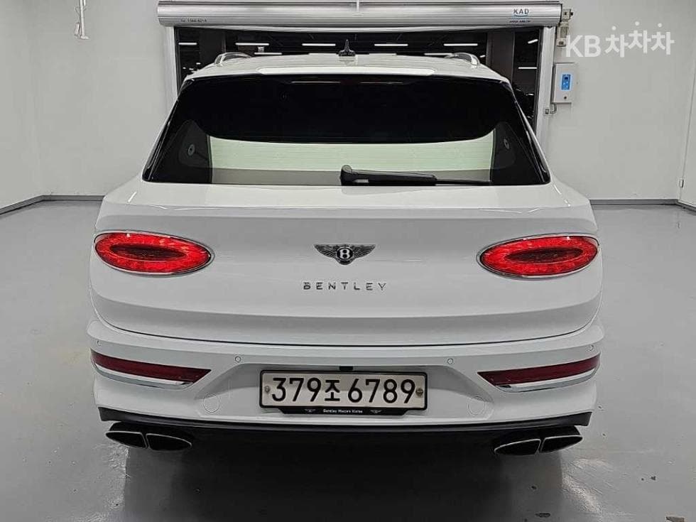 벤틀리 벤테이가4.0 V8 AZURE - 3