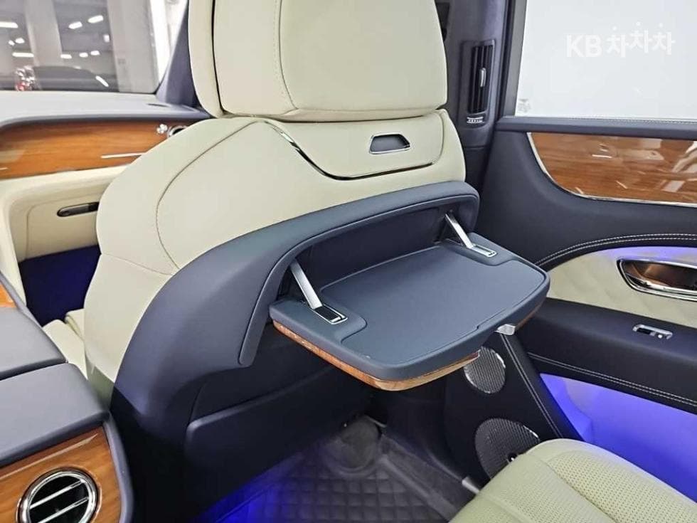 벤틀리 벤테이가4.0 V8 AZURE - 14