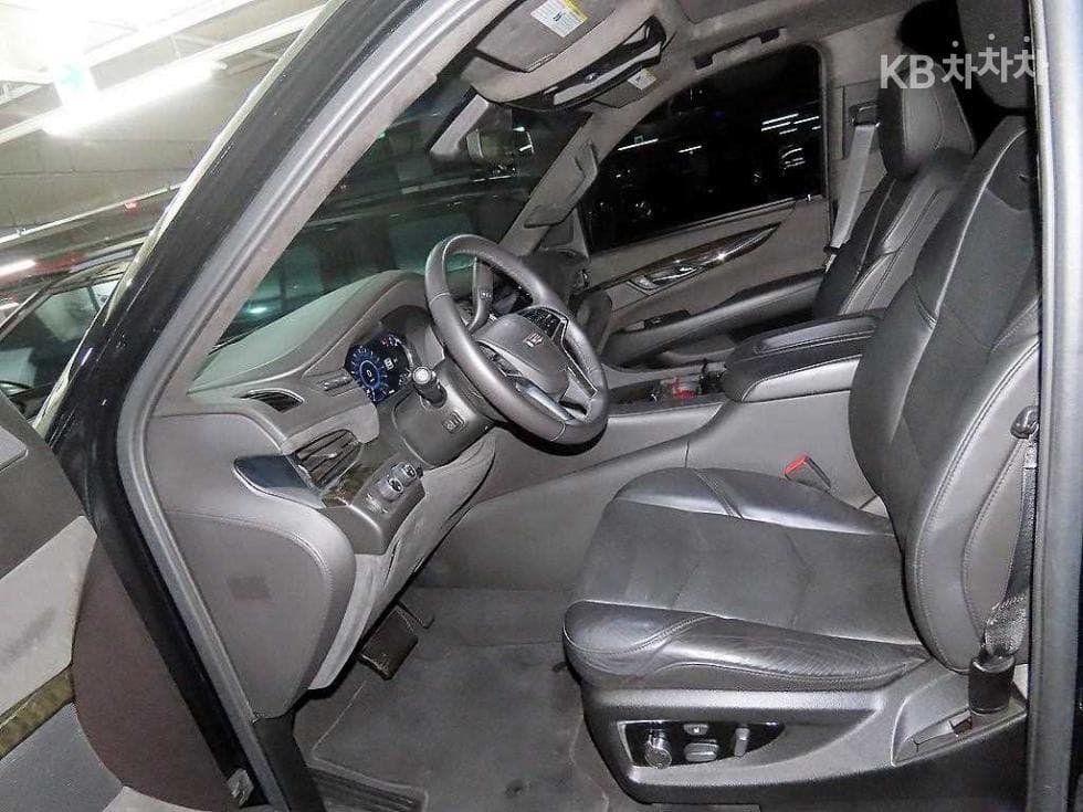 캐딜락 ESCALADE(4-то поколение)6.2 V8 - 6