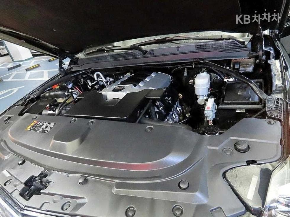 캐딜락 ESCALADE(4-то поколение)6.2 V8 - 19