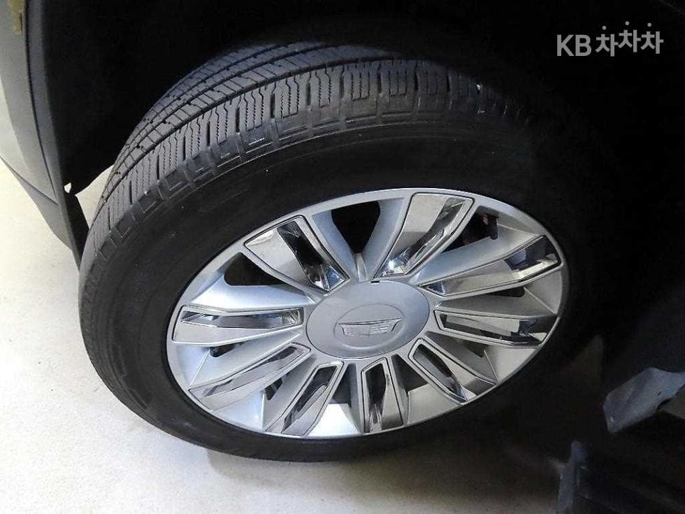 캐딜락 ESCALADE(4-то поколение)6.2 V8 - 20