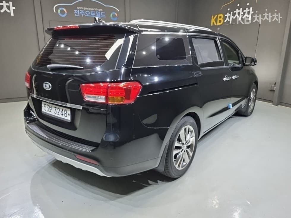 Киа All New Канивал9-местен 2.2 Дизел Noblesse - 6