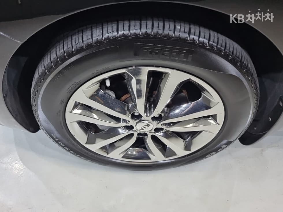 Киа All New Канивал9-местен 2.2 Дизел Noblesse - 30