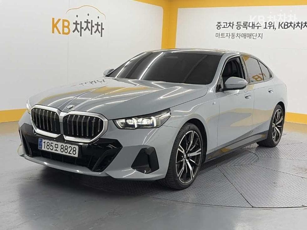 BMW New5 Series(G60) 530i xDrive M Sport - Image 1