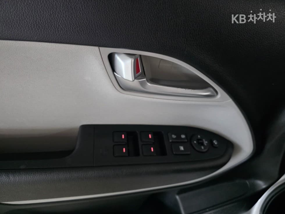 Киа The New (фейслифт) Рей (ван) Ван1.0 Бензин Ван 2-местен Висок клас - 15