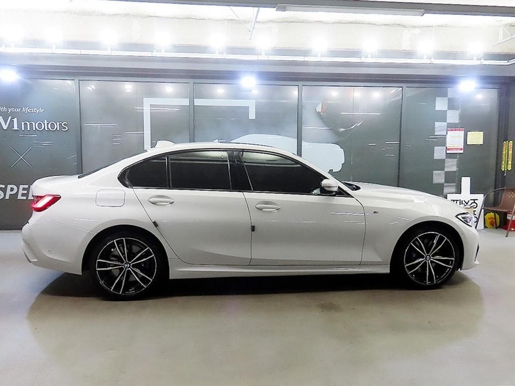 BMW 3 Series (G20)320d xDrive M Sport Package - 3