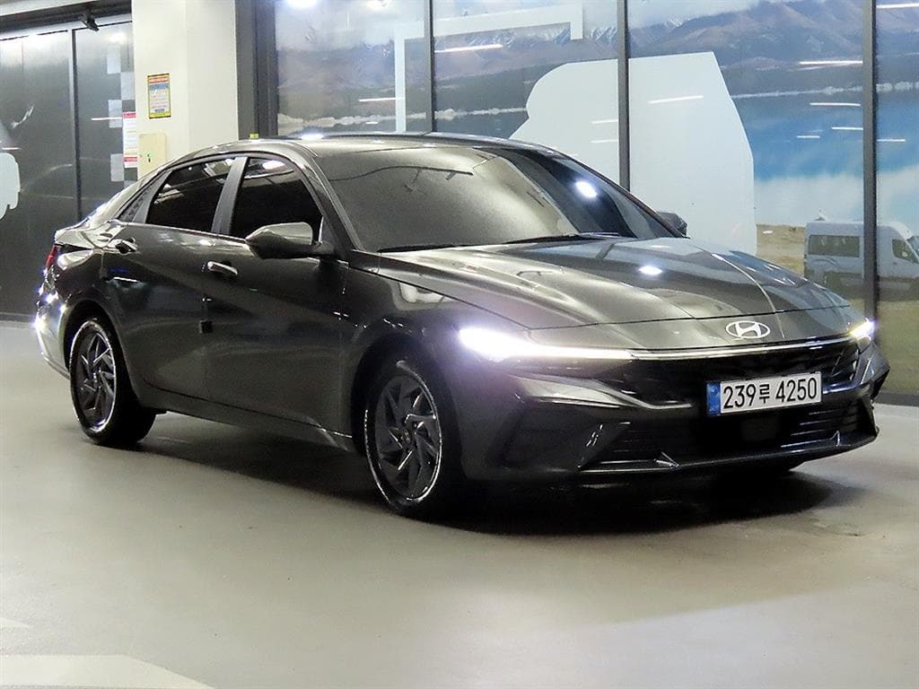 Хюндай The New (фейслифт) Avante (Elantra) Хибрид (CN7) 1.6 HEV Inspiration - Image 1
