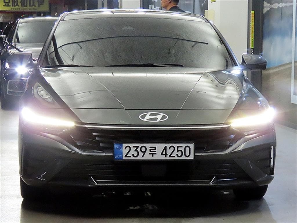 Hyundai The New (facelift) Avante (Elantra) Hybrid (CN7)1.6 HEV Inspiration - 2
