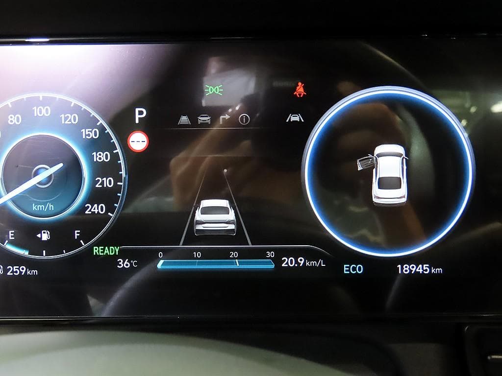 Hyundai The New (facelift) Avante (Elantra) Hybrid (CN7)1.6 HEV Inspiration - 9