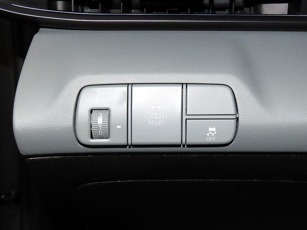 Hyundai The New (facelift) Avante (Elantra) Hybrid (CN7)1.6 HEV Inspiration - 14