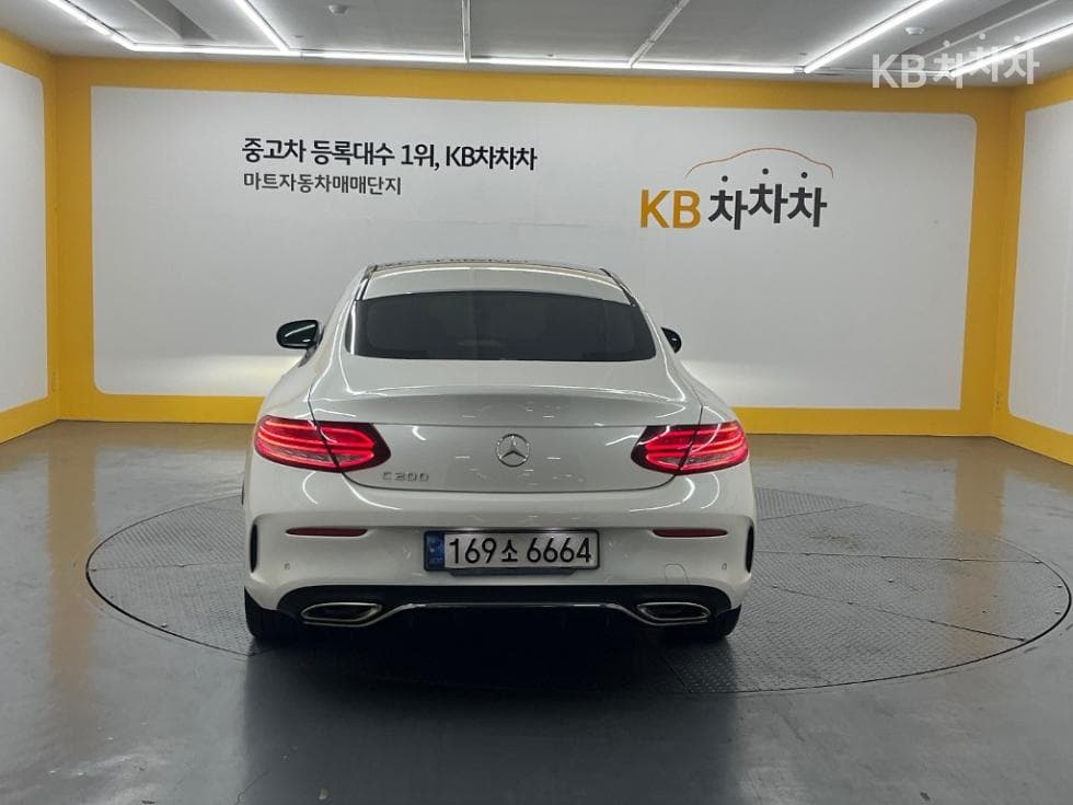 Mercedes-Benz The New (фейслифт) C-КласC200 Coupe - 3