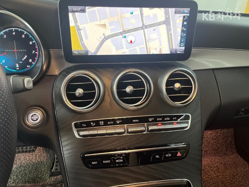 Mercedes-Benz The New (фейслифт) C-КласC200 Coupe - 12