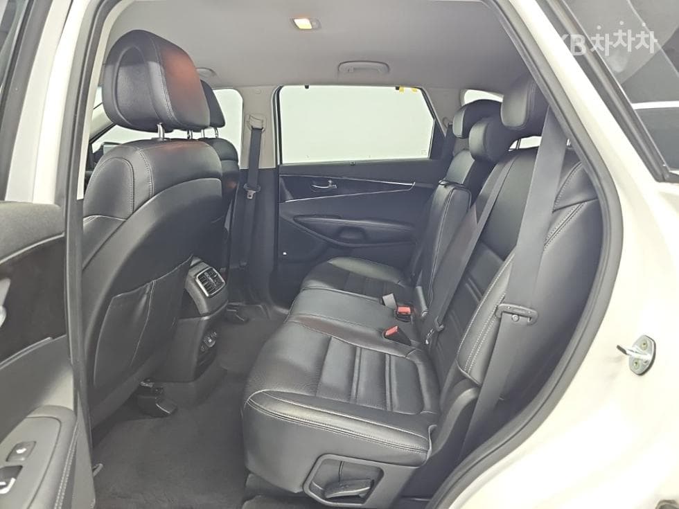 Киа All NewSorentoДизел 2.0 2WD Noblesse - 12