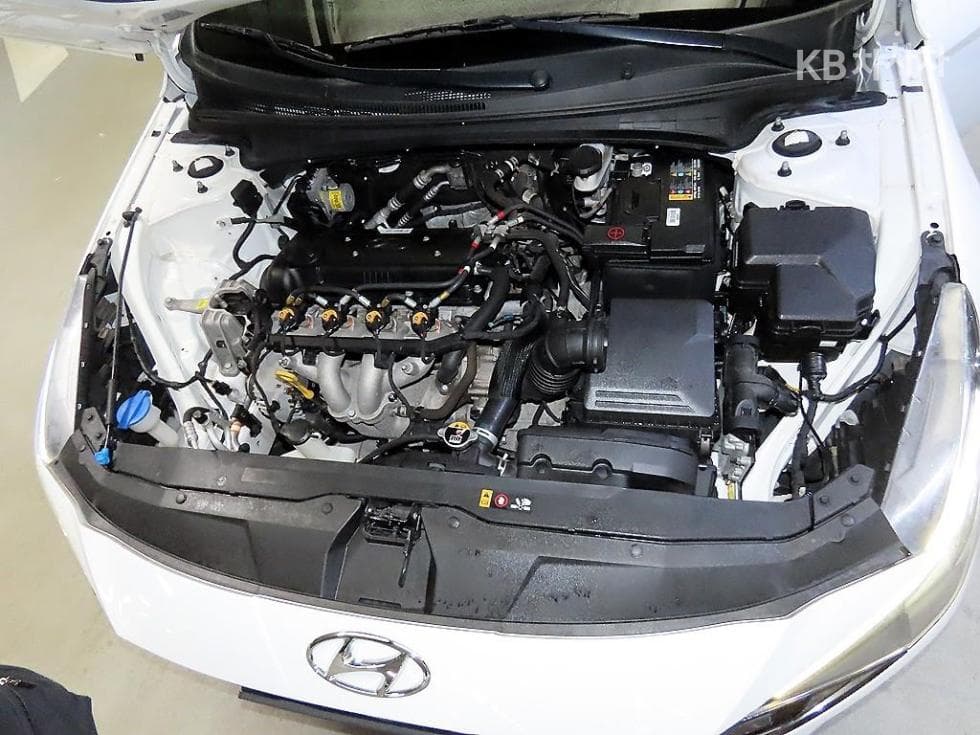 Hyundai All New Avante (Elantra)(CN7)1.6 LPi Smart - 17
