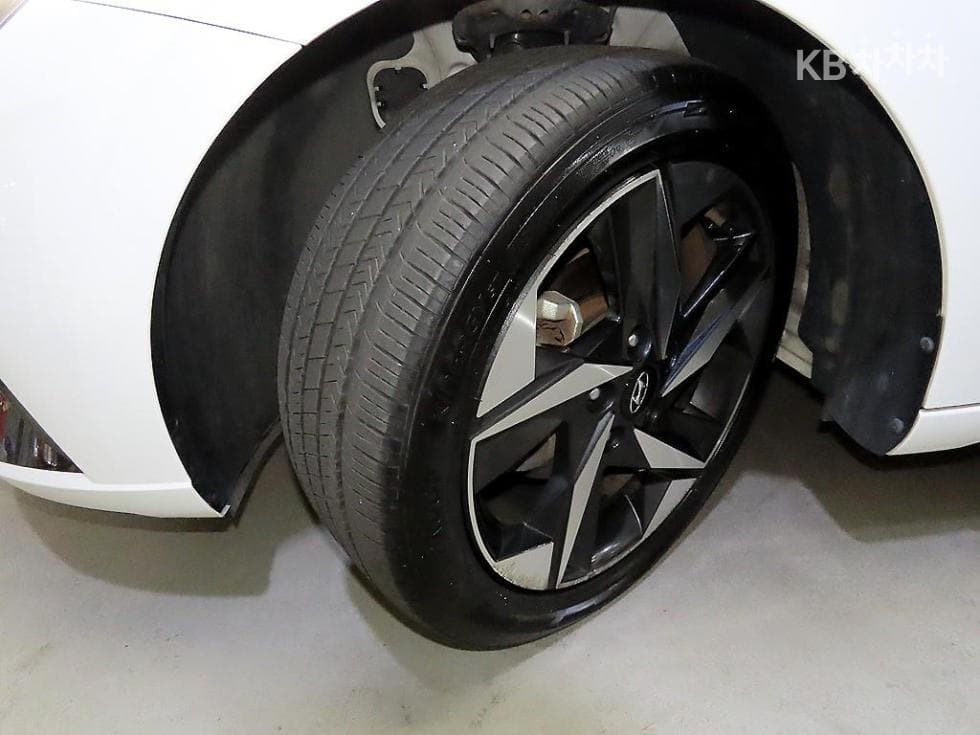 Hyundai All New Avante (Elantra)(CN7)1.6 LPi Smart - 18
