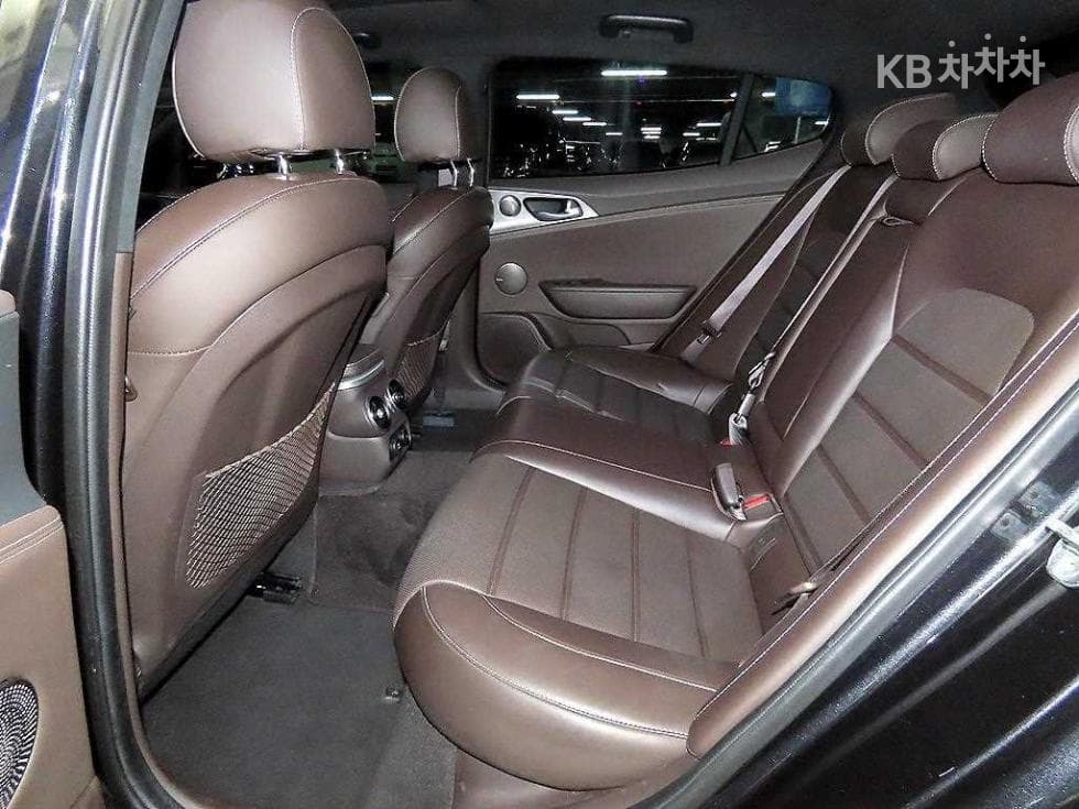 Kia Stinger3.3 Turbo 4WD GT - 7