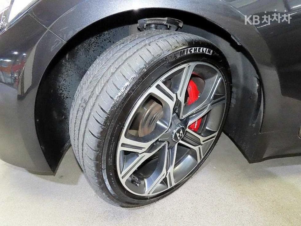 Kia Stinger3.3 Turbo 4WD GT - 20