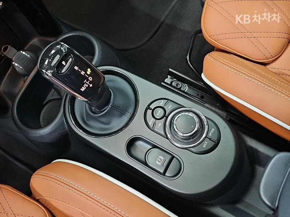 Мини Cooper 5-вратиS 2.0 Classic Стандартен - 8