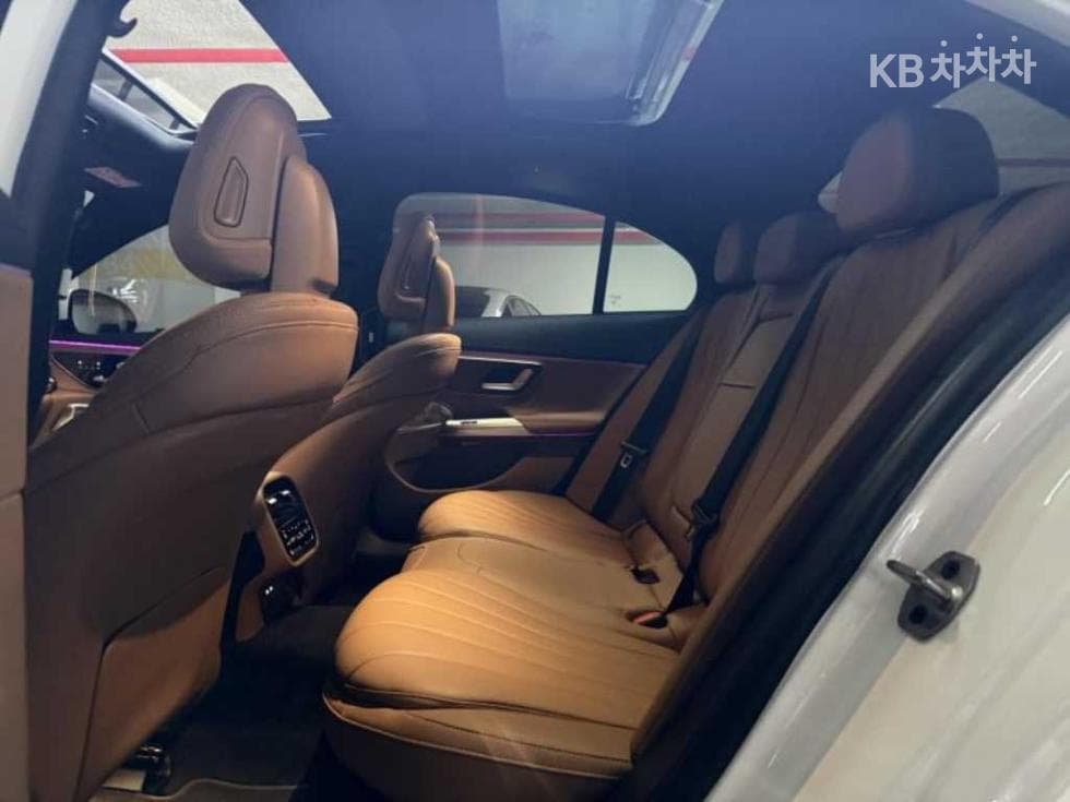 Mercedes-Benz E-클래스 (W214)E450 4MATIC Exclusive - 10