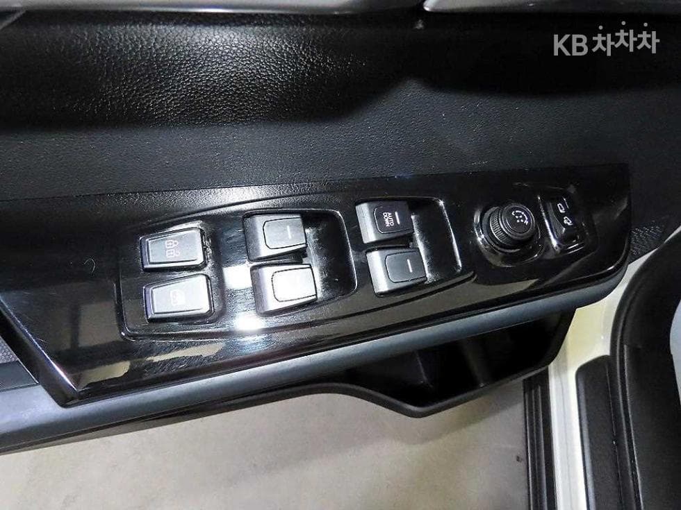 КейДжи Мобилити 토레스(J100)1.5 GDI Турбо T5 - 13