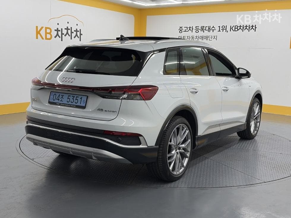 Ауди Q4 e-tron45 Premium - 4