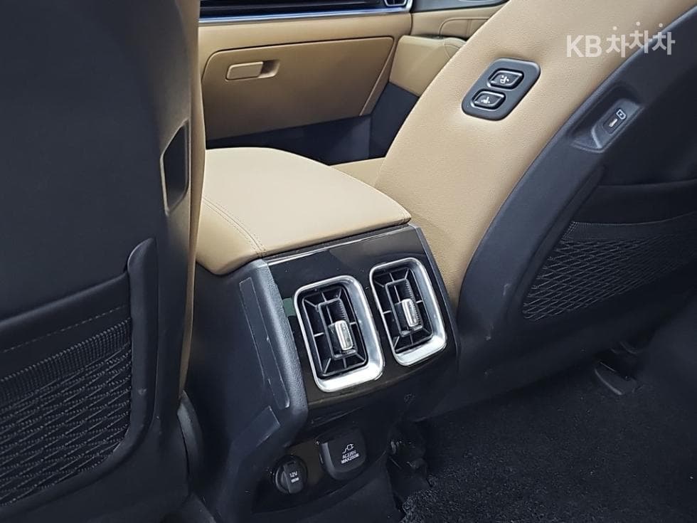 Киа The New (фейслифт) Sorento Хибрид MQ41.6T HEV 2WD Signature - 13