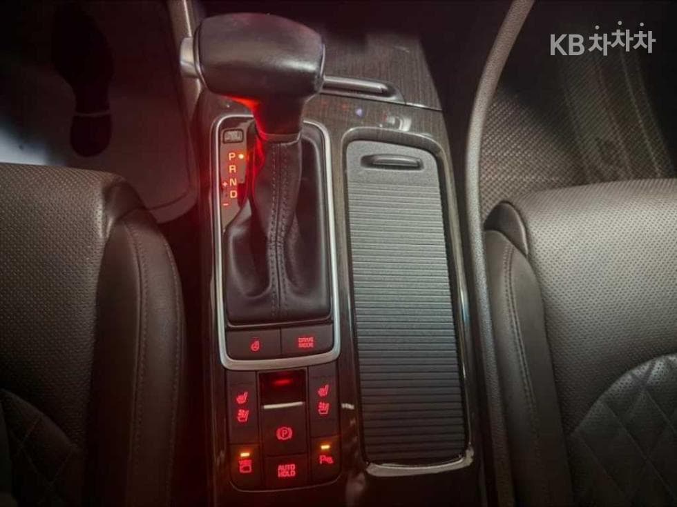 Киа The New (фейслифт) K5 Второ поколение2.0 Бензин Местен텔리전트 - 12