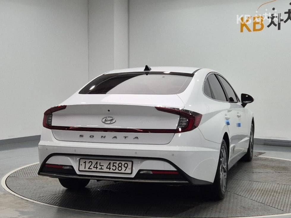 Хюндай Соната (DN8)2.0 LPG Рент-а-кар Premium - 3