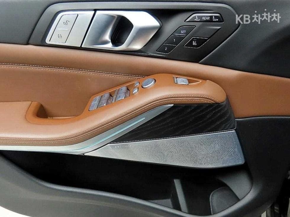 BMW X7(G07)xDrive 40i 디자Местен퓨어 Ексел런스 7-местен (Лимузин) - 11