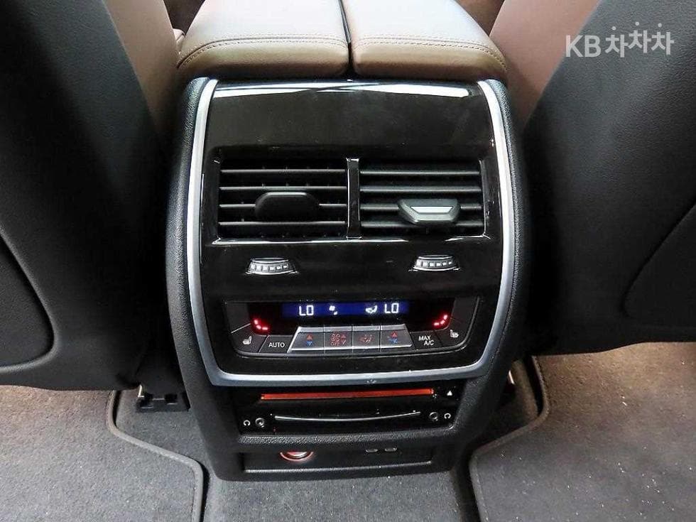 BMW X7(G07)xDrive 40i 디자Местен퓨어 Ексел런스 7-местен (Лимузин) - 16