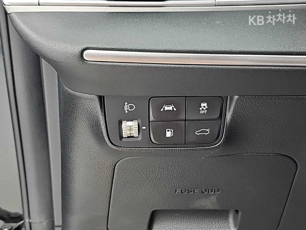 Hyundai The New (facelift) Grandeur (Azera)LPi 3.0 Premium 초이스 - 18