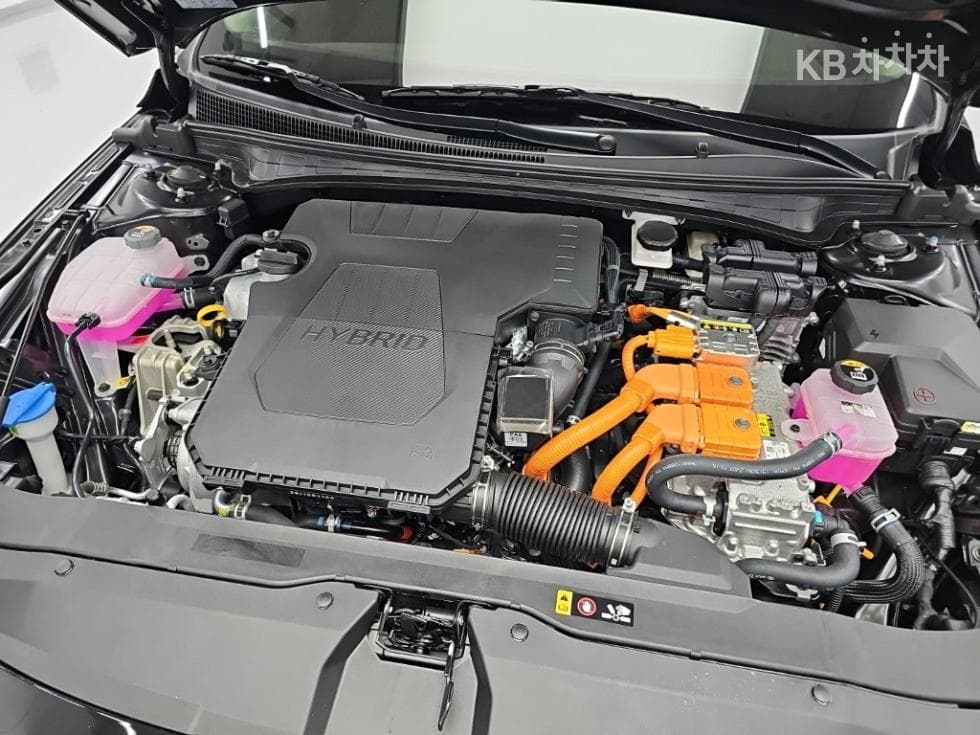 Hyundai The New (facelift) Avante (Elantra) Hybrid (CN7)1.6 HEV Smart - 5