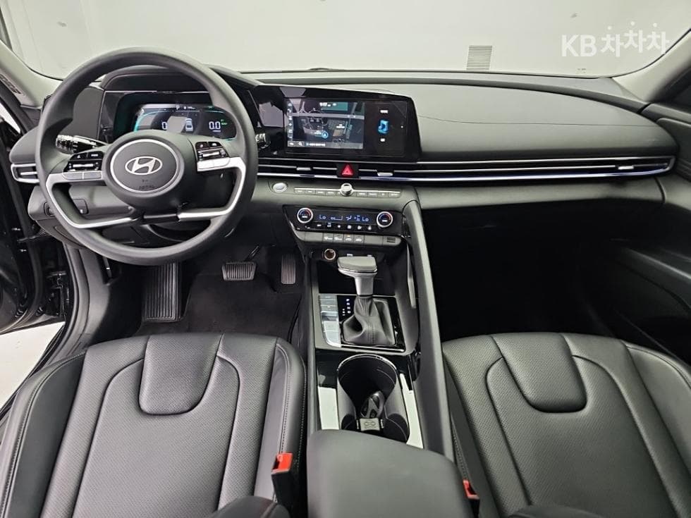 Hyundai The New (facelift) Avante (Elantra) Hybrid (CN7)1.6 HEV Smart - 7