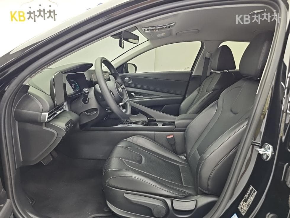 Hyundai The New (facelift) Avante (Elantra) Hybrid (CN7)1.6 HEV Smart - 11
