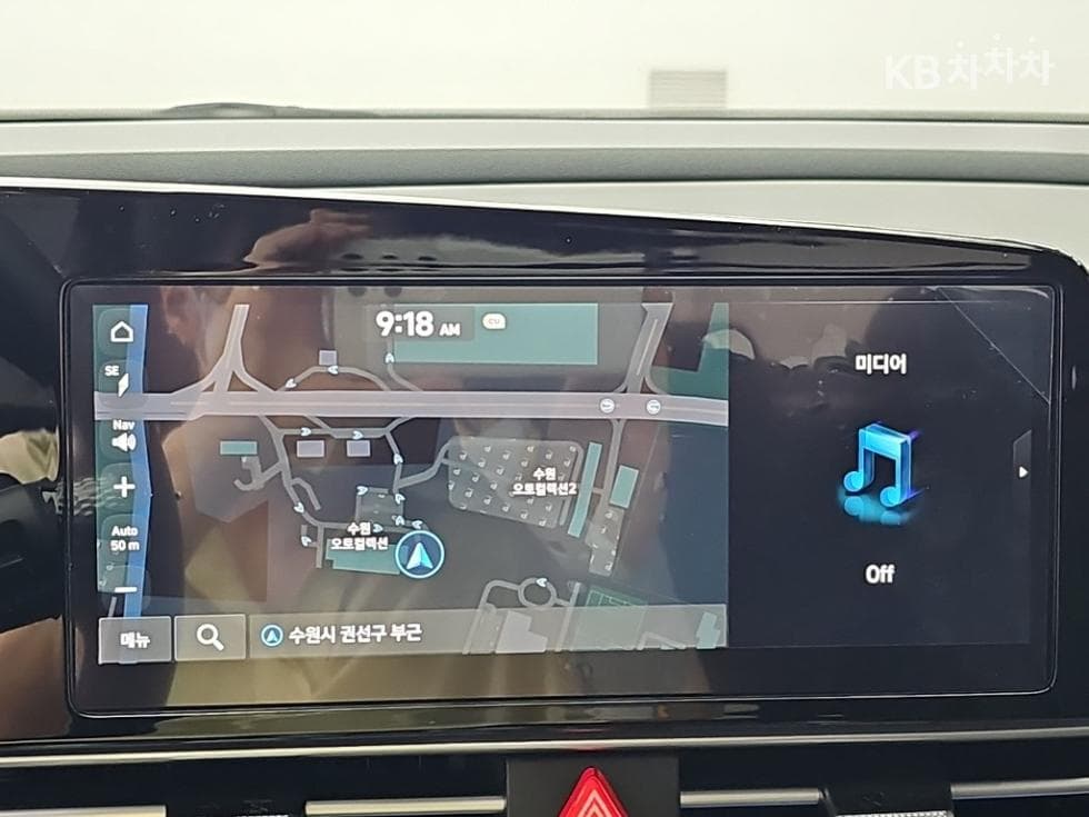 Hyundai The New (facelift) Avante (Elantra) Hybrid (CN7)1.6 HEV Smart - 14