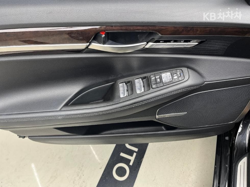 Дженезис EQ9003.8 GDI AWD Лукс - 11