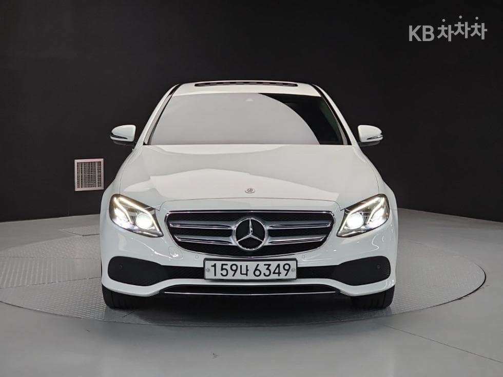 Mercedes-Benz E-Клас (W213)E220d Avantgarde - 2