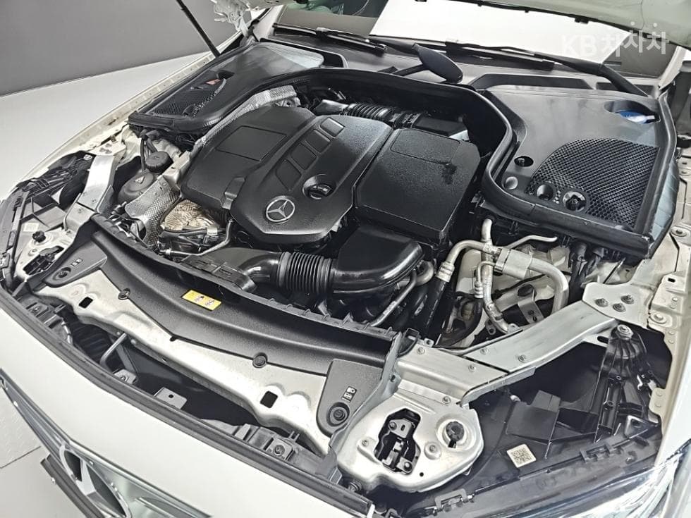 Mercedes-Benz E-Клас (W213)E220d Avantgarde - 5