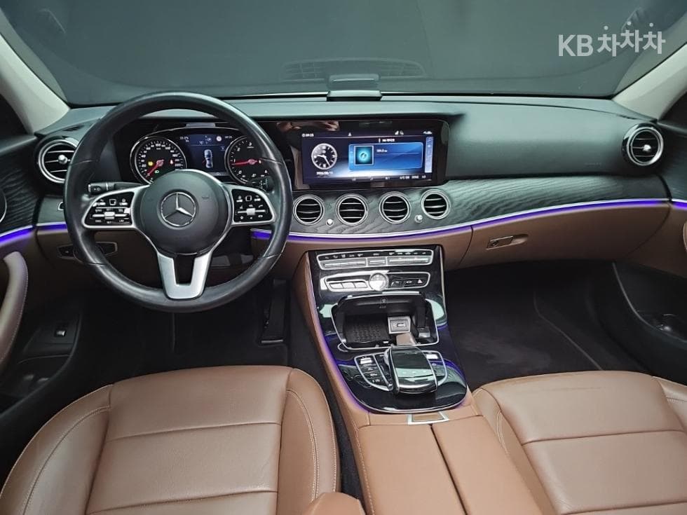 Mercedes-Benz E-Клас (W213)E220d Avantgarde - 7