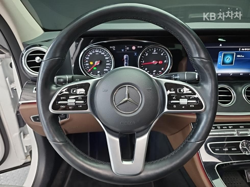 Mercedes-Benz E-Клас (W213)E220d Avantgarde - 9